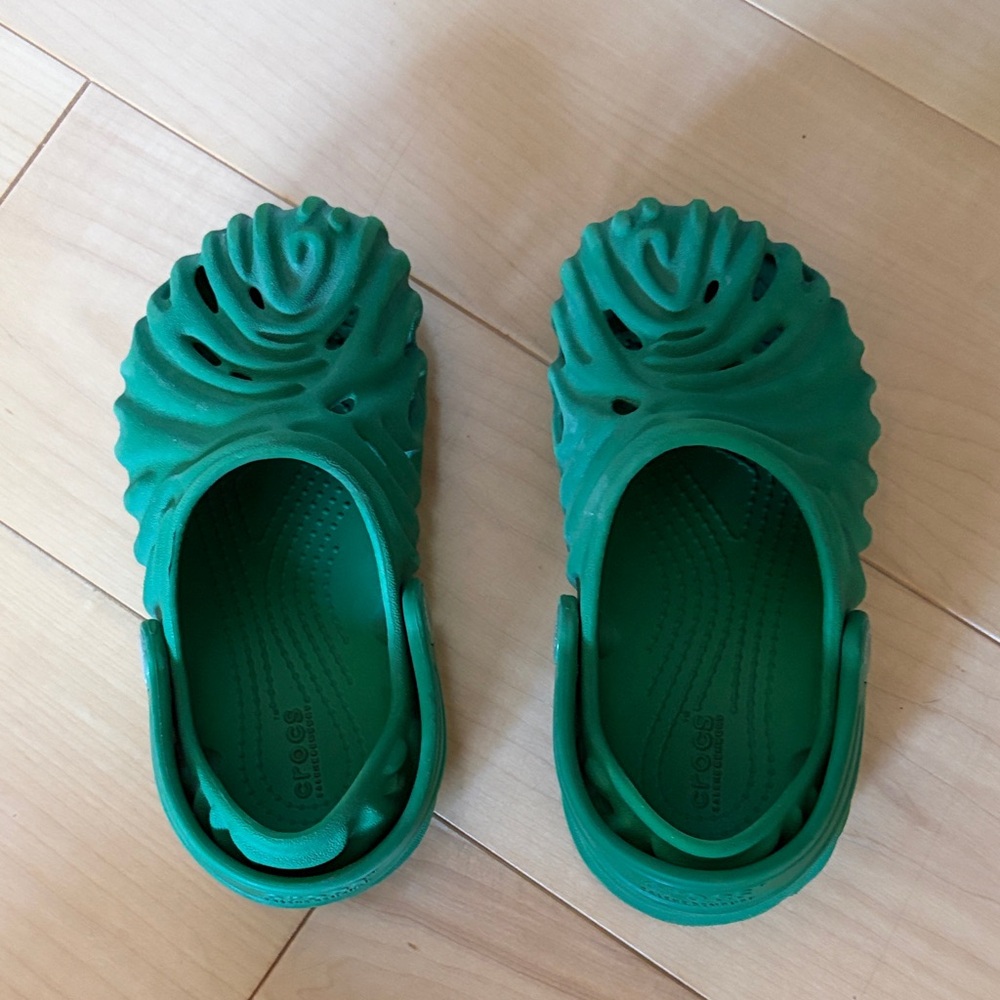 CROCS Kids Green Ripple Clog Sandals
